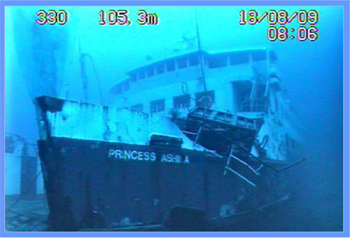 Princess Ashika underwater